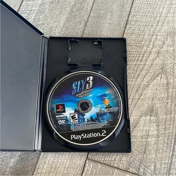 Sly 3 Honor Among Thieves PlayStation 2 Game. - Picture 4 of 4